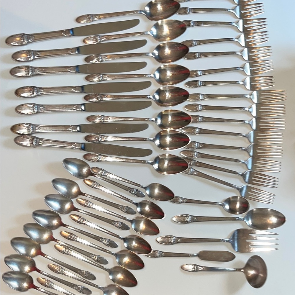 1847 Rogers Brothers First Love Flatware 51 pieces